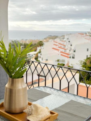 HipNautic vibes 1BR apt w-poolocean view near Aqualand, Wifi, Netflix, Free parking, 2 pools access